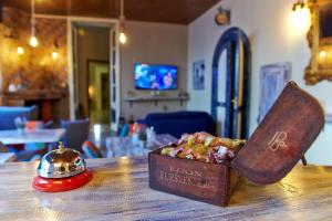 A television and/or entertainment centre at Artisti Bed&Dreams