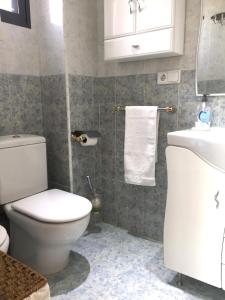 Ein Badezimmer in der Unterkunft Junto PLAYA, Gemelos 23 con 2 baños Excelente opcion