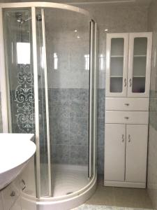 Ein Badezimmer in der Unterkunft Junto PLAYA, Gemelos 23 con 2 baños Excelente opcion