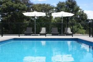 The swimming pool at or close to Riverside Matakana