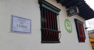 Certificado, premio, señal o documento que está expuesto en Cedron Hostel