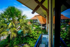 En balkong eller terrasse på Kudat Golf & Marina Resort