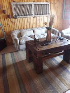 Posezení v ubytování Hostal Arce Marrón