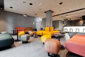 Zona de estar de a&o Frankfurt Ostend