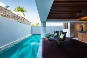 Bazén v ubytování Lavana Hotel Chiangmai nebo v jeho okolí