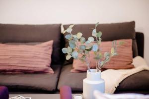 Predel za sedenje v nastanitvi Very central, new and comfy apartment with A/C