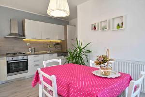 Kuchyň nebo kuchyňský kout v ubytování Apartment Kristina