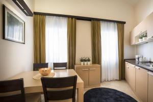 Kuchyňa alebo kuchynka v ubytovaní Apartment ACI Marina CRES