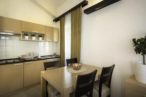 Kuchyňa alebo kuchynka v ubytovaní Apartment ACI Marina CRES