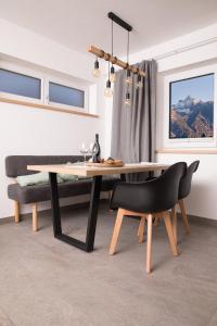 Zdjęcie z galerii obiektu Easy Living Apartment Ötztal w mieście Sautens