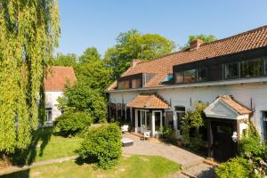 LompretにあるLa Ferme Blanche, The Originals Relaisの外観
