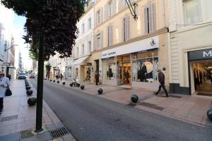 Hosté ubytování Luxury, central 3 bedroom, 3 bathrooms 5 mins from the Palais 410