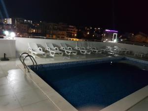 Apartment Melina内部或周边的泳池