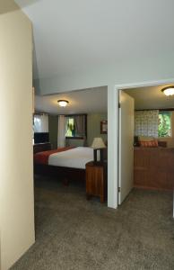 Postel nebo postele na pokoji v ubytování Kalani Hawaii Private Lodging
