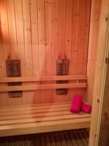 Zdjęcie z galerii obiektu Apartament wSPAniały. w mieście Kowary