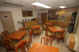 Restaurace v ubytování FairBridge Inn & Suites - Lewiston