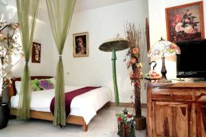 Una cama o camas en una habitación de North B&B