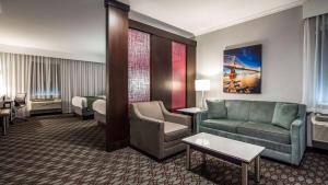 Posezení v ubytování Best Western Premier NYC Gateway Hotel
