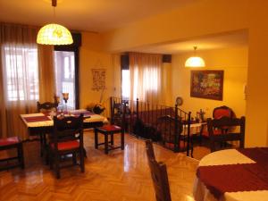 En restaurant eller et andet spisested på Hotel Kapistec Skopje