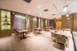 Istumisnurk majutusasutuses Zenith Hotel-Near Train Station & The Mixc
