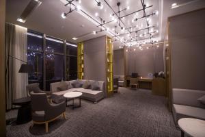 Istumisnurk majutusasutuses Zenith Hotel-Near Train Station & The Mixc
