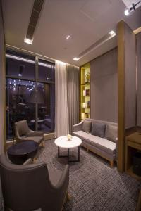 Istumisnurk majutusasutuses Zenith Hotel-Near Train Station & The Mixc