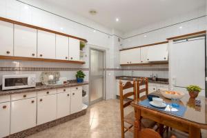 Kuchnia lub aneks kuchenny w obiekcie Downtown Ronda -Parking included-