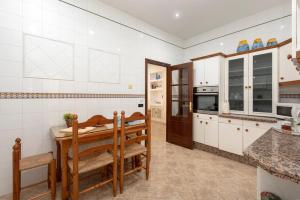 Kuchnia lub aneks kuchenny w obiekcie Downtown Ronda -Parking included-