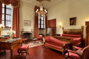 Posezení v ubytování Palazzo Niccolini al Duomo Residenza D'Epoca