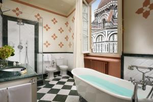 Koupelna v ubytování Palazzo Niccolini al Duomo Residenza D'Epoca