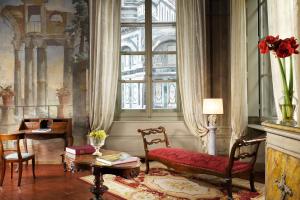 Posezení v ubytování Palazzo Niccolini al Duomo Residenza D'Epoca