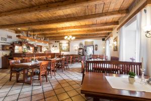 Restauracja lub miejsce do jedzenia w obiekcie Sielanka Pokoje Hotelowe, Restauracja - Ustroń