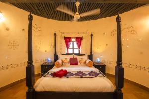 Кровать или кровати в номере Zostel Jaisalmer