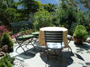 Κήπος έξω από το Bed & Breakfast La Val