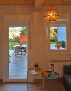 A seating area at Catapeixe Holiday Apartments