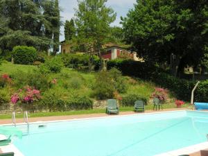 The swimming pool at or close to Il Villino