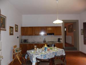 A kitchen or kitchenette at Il Villino
