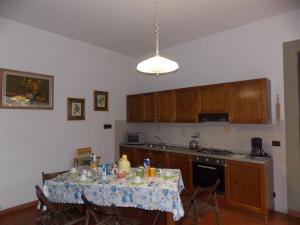 A kitchen or kitchenette at Il Villino