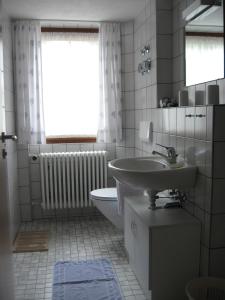 Un baño de Gästehaus Faller