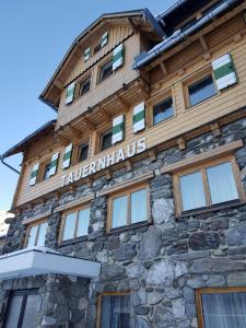 Budova, kde se aparthotel nachází