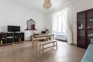 A television and/or entertainment centre at Casa Otto