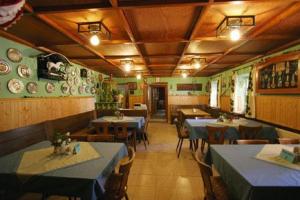 A restaurant or other place to eat at Landgasthof Schweizerhof