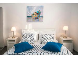 Posteľ alebo postele v izbe v ubytovaní Villa Croatia Sea View with heated pool