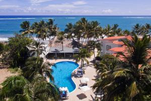 Bazén v ubytování Kitewind Apartamentos Cabarete nebo v jeho okolí
