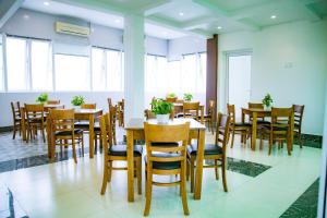 Restaurace v ubytování Huynh Duc 2 Hotel