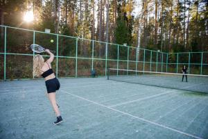 Теннис и/или сквош на территории Загородный клуб «Дача» или поблизости