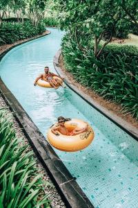 The swimming pool at or close to Angsana Lang Co