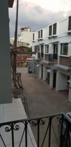 widok z balkonu budynku w obiekcie KDC Homes (Gold) w mieście Puerto Princesa
