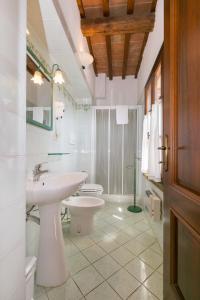 Koupelna v ubytování Relais La Pieve Vecchia