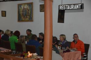 Un restaurant sau alt loc unde se poate mânca la Crater Rim View